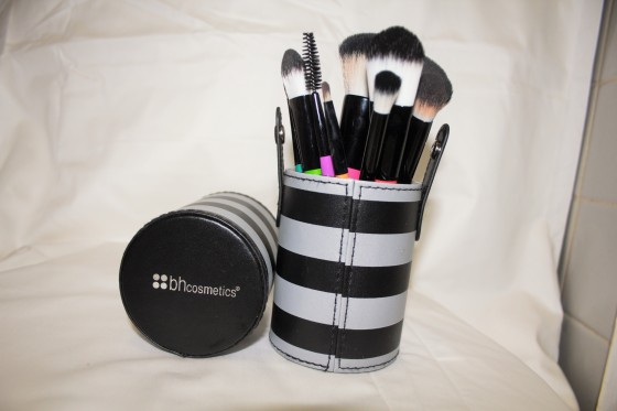 Pop art brush set caught my eye because of the fun colored handles. They are synthetic and soft to the touch. Big plus is that they DO NOT shed! 